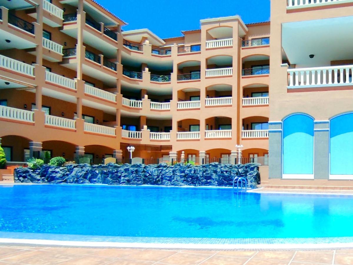 El Nautico Suites, The Beachfront Paradise Apartment *